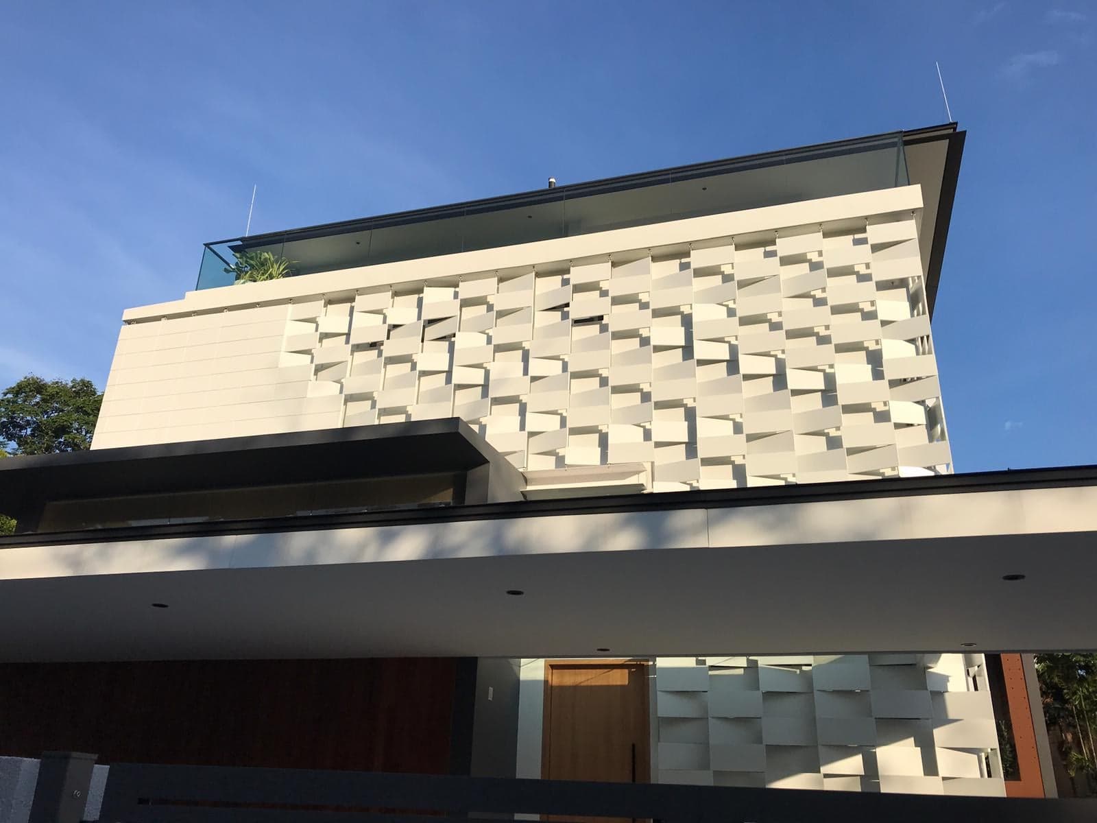 UTICA® Roof architectural view