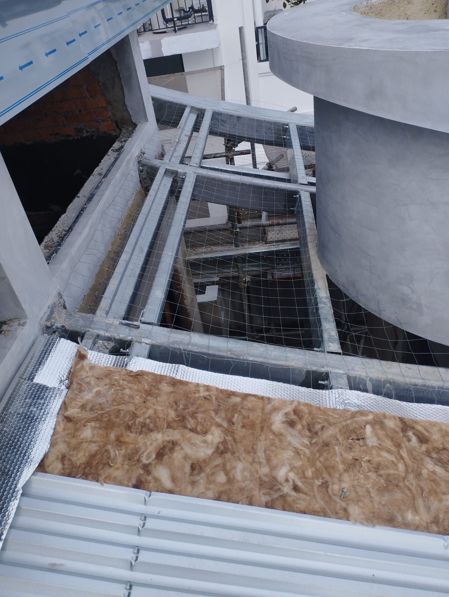Roof structure and substrate preparation during construction
