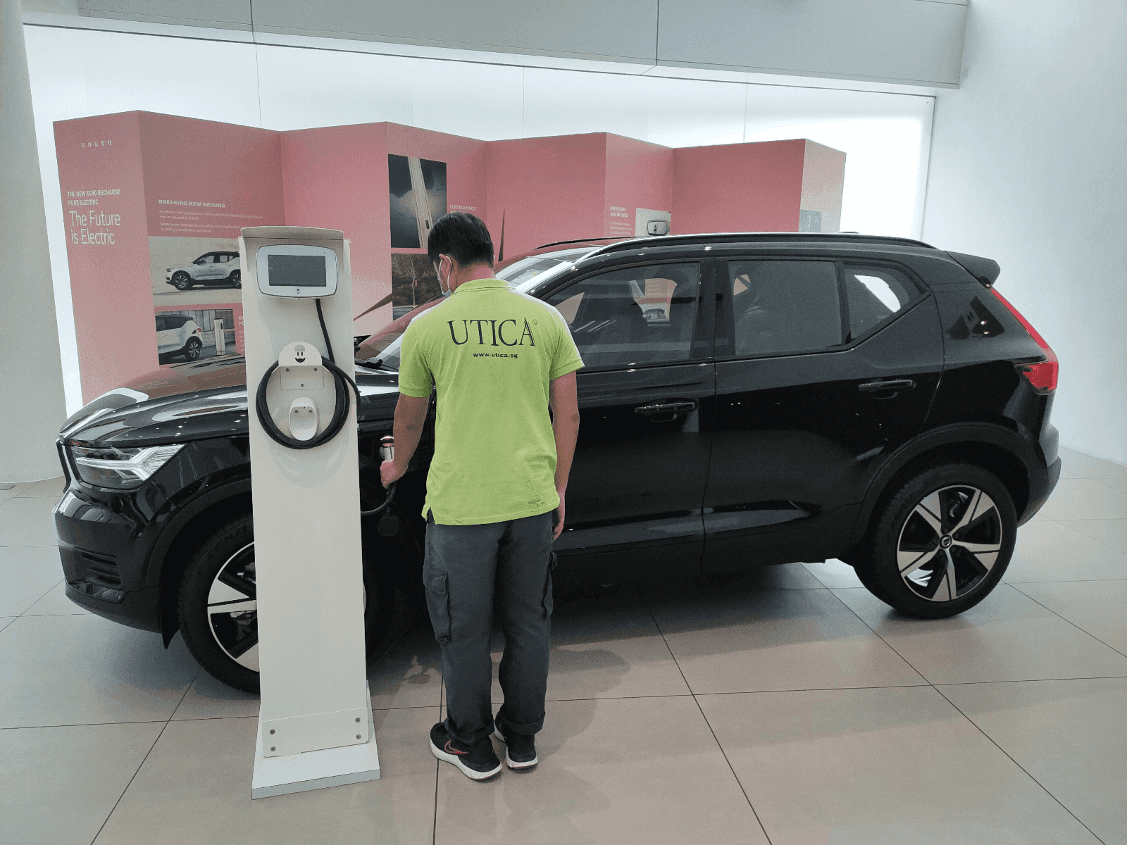 Solar-Powered Electric Vehicle (EV) Charging Solutions background